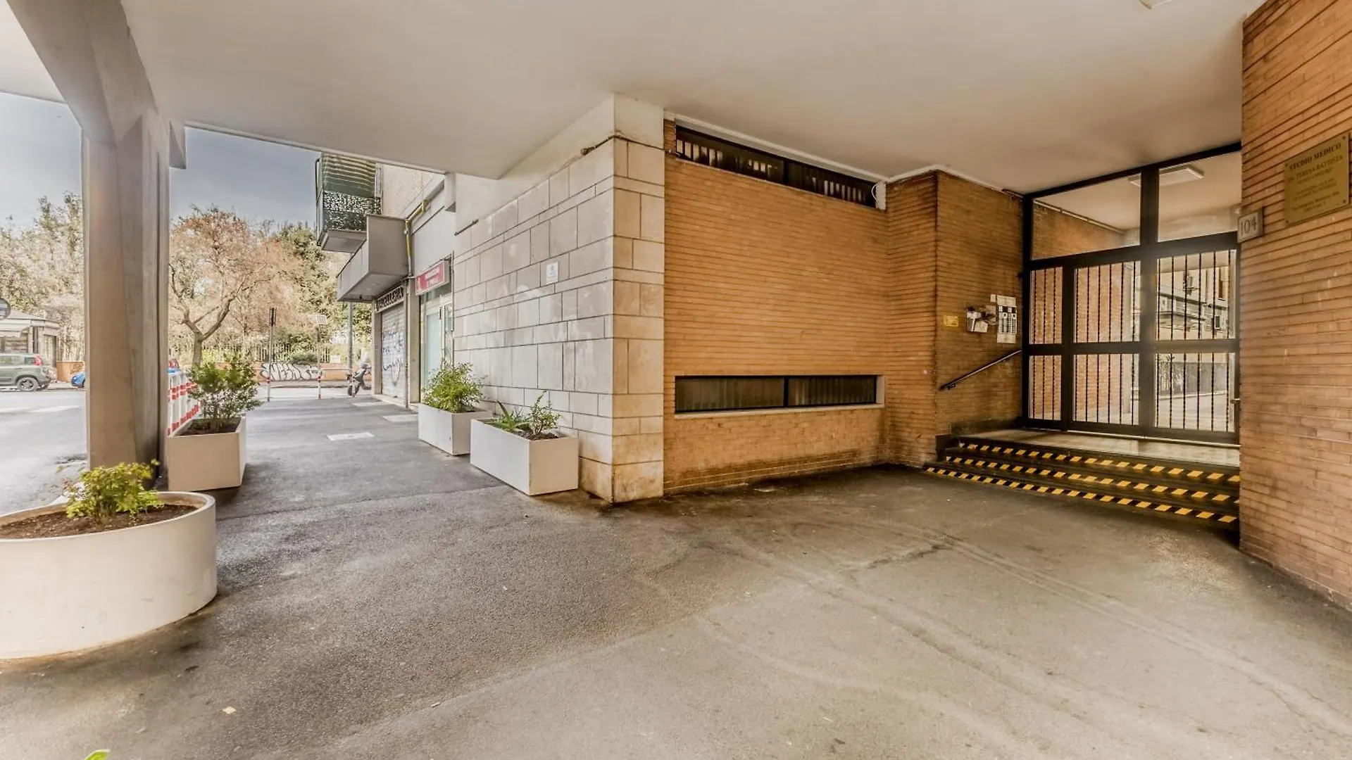 Domus Urbe Piramide Apartment Rome Italy