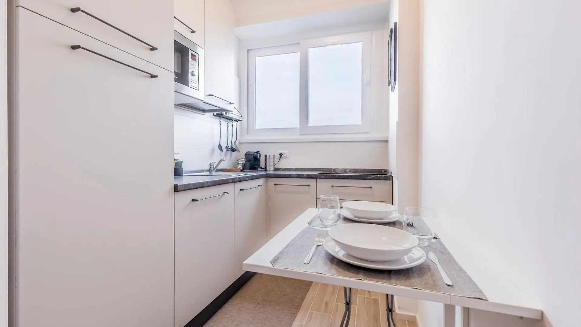 Domus Urbe Piramide Apartment Rome Italy