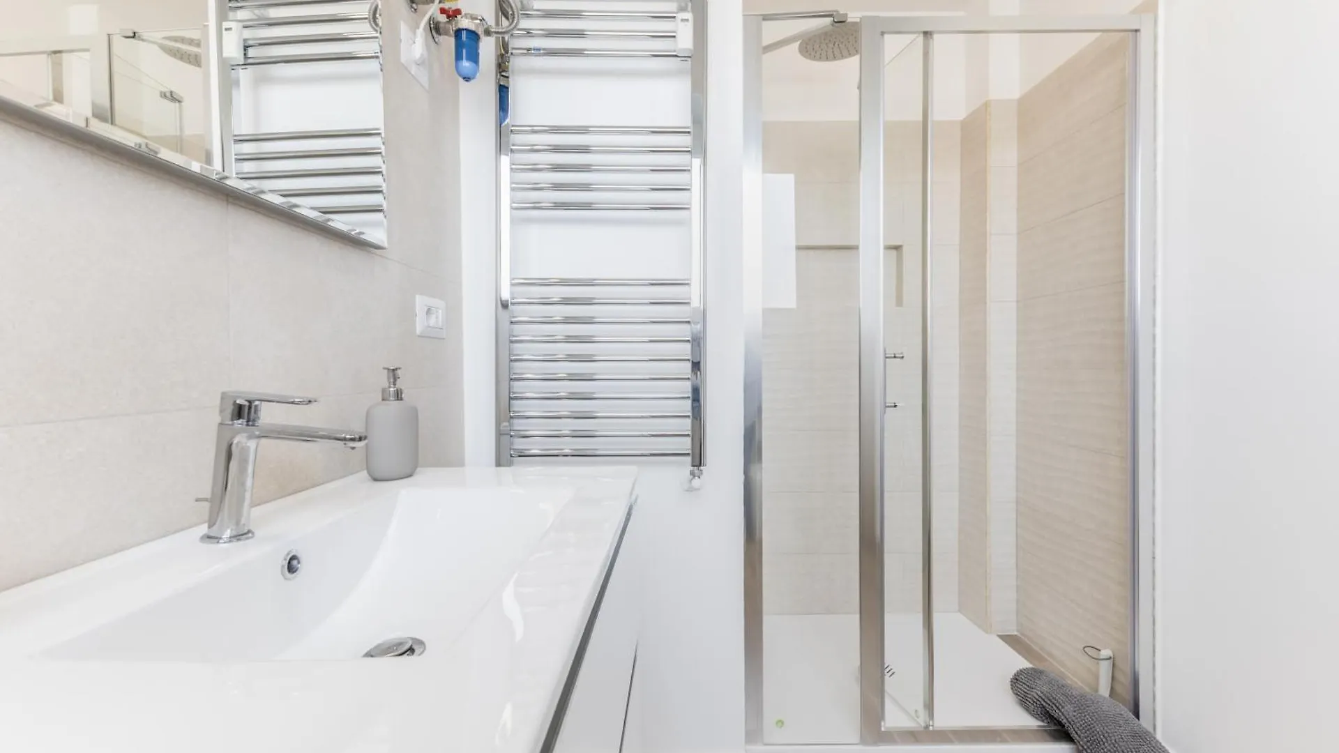 Domus Urbe Piramide Apartment Rome